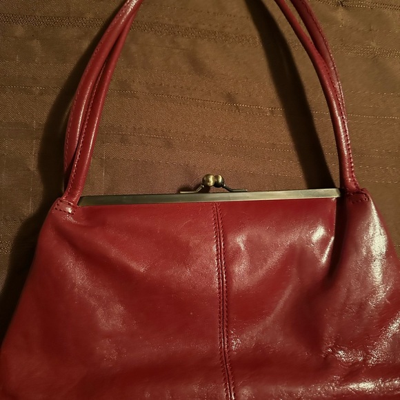 Elegant Red Leather Handbag. Used condition - Picture 4 of 14